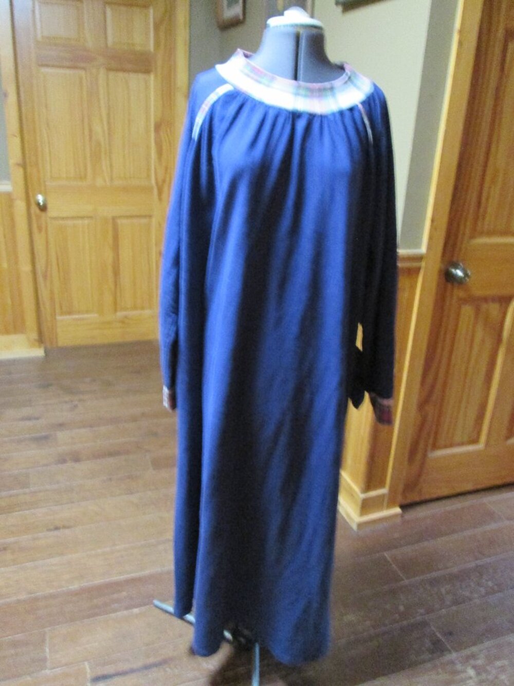 Vtg Only Necessities long jersey type mock neck plaid WARM nightgown 2x pockets
